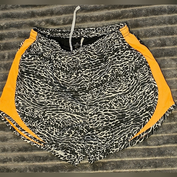 Nike Pants - Womens Nike shorts size small